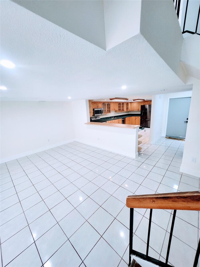 Building Photo - 793 NE 206th St