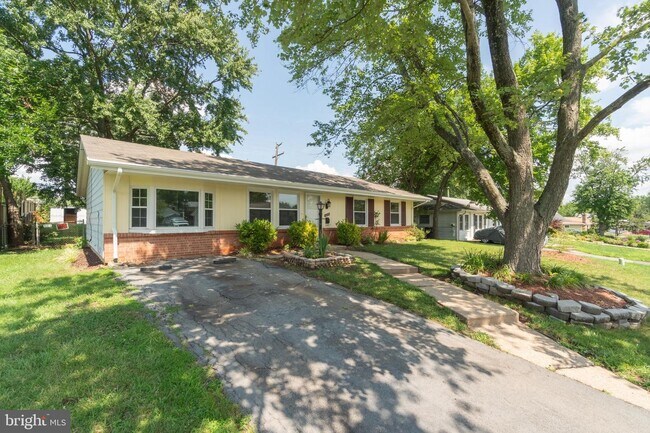 Building Photo - 1015 S Ironwood Rd