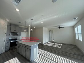 Building Photo - 2312 N Kayenta St