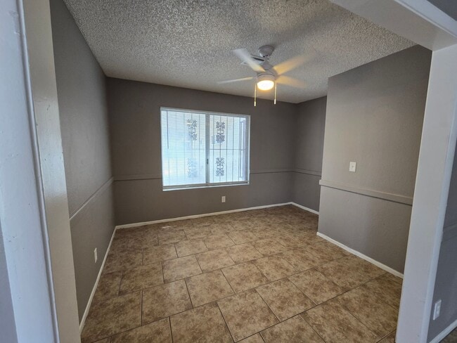 Building Photo - Charming Single-Story Townhome with Privat...