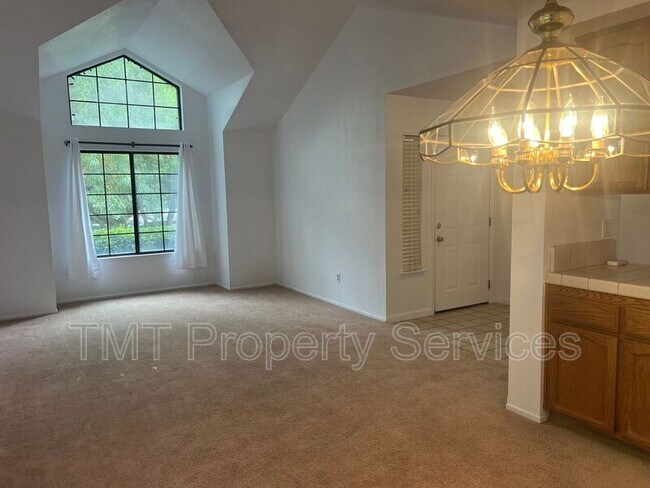 Foto del edificio - 7761 Roberts River Way
