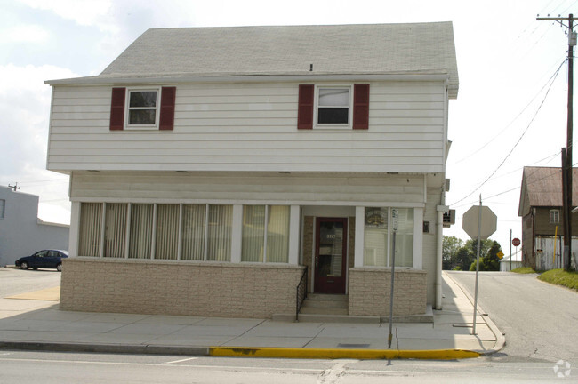 Building Photo - 1326 N Main St