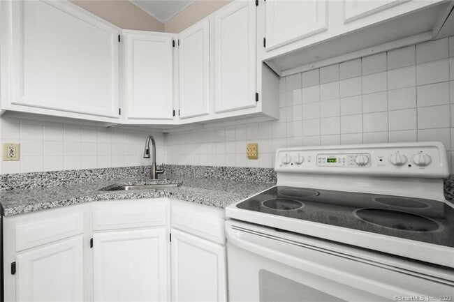 Foto del edificio - 49 Atwater Ave