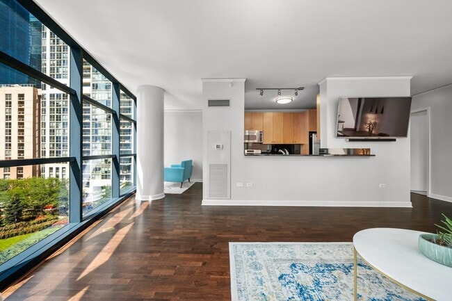 Building Photo - 201 N Westshore Dr