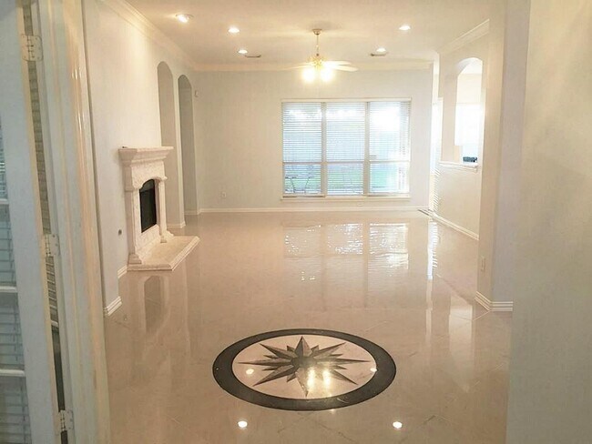 Foto del edificio - 2604 Hidden Creek Dr