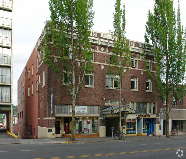 Building Photo - The Elks Apartments