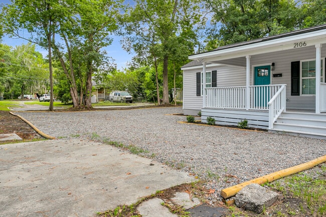 Building Photo - 2108 California Ave