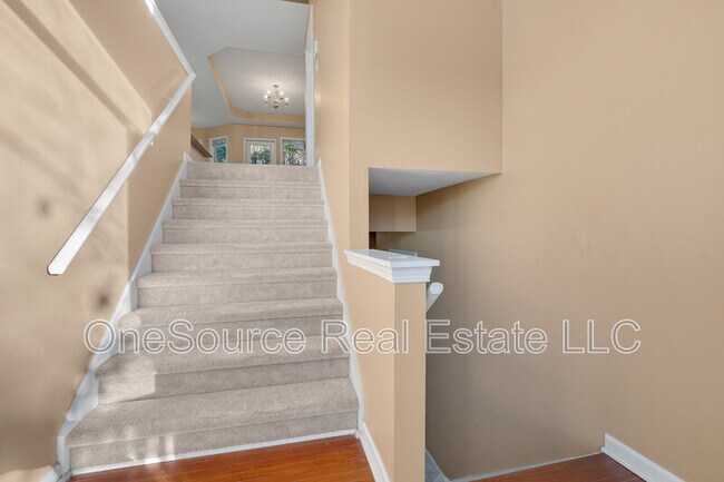 Building Photo - 2646 McGuire Dr