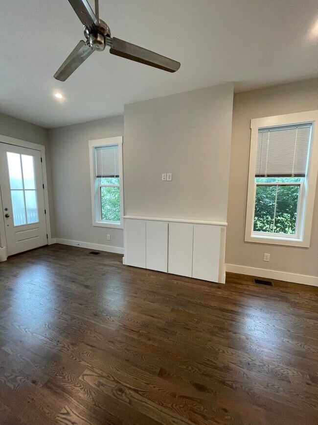 Building Photo - Stylish East Nashville Home minutes to Dow...