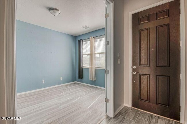 Foto del edificio - 13645 Samlesbury Ave