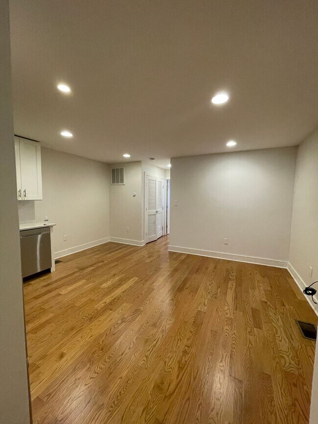 Building Photo - Lovely 2BR Condo in Trinidad Community in ...