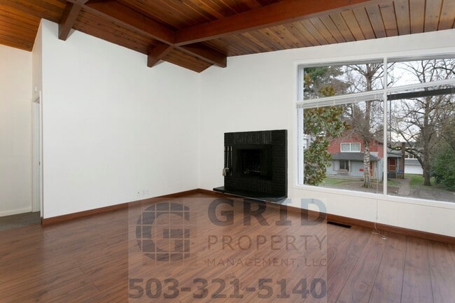Building Photo - Gorgeous 2 Bedroom Home Available in Lake ...