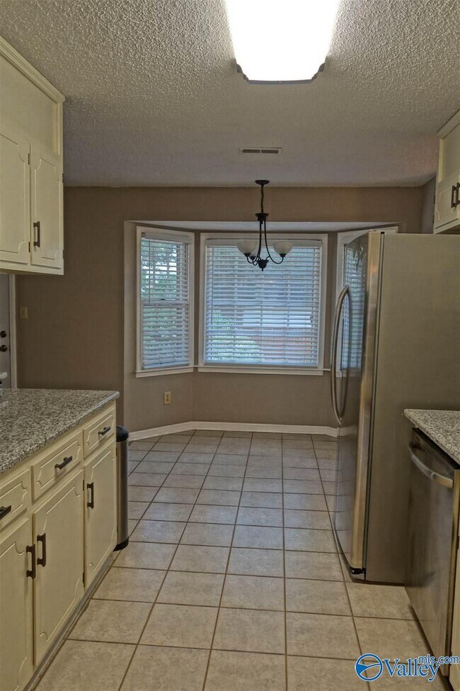 Foto del edificio - 14008 Coys Dr SE