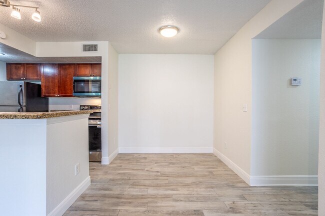 Building Photo - 5156 Conroy Rd