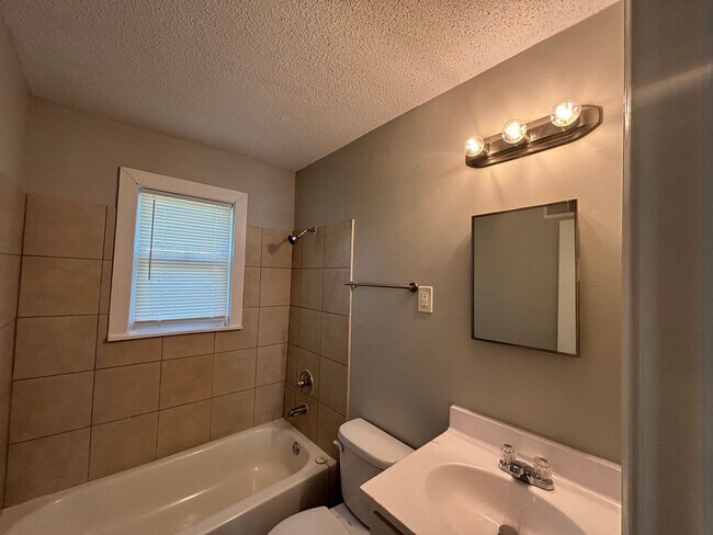 Foto del edificio - 3803 Kalamath Cove