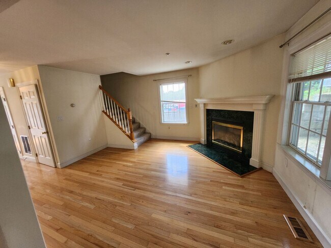 Building Photo - Stunning Corner Lot 3 bd 2.5 bath TownHouse in the heart of Wellesley
