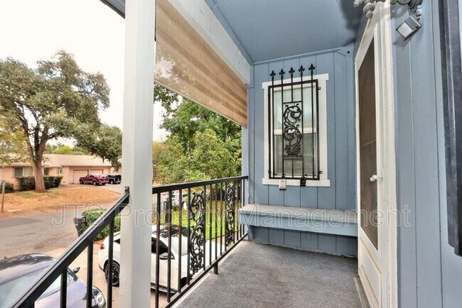 Building Photo - 2221 Claremont Rd