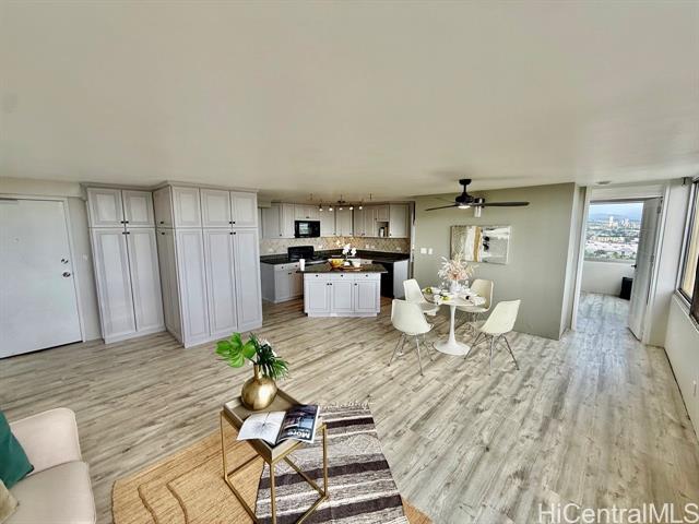 Building Photo - 1060 Kamehameha Hwy