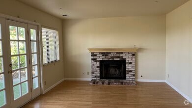 Building Photo - 1079 Sandhurst Dr