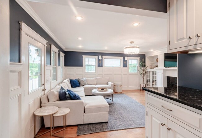 Building Photo - 45 Indian Hill Ave