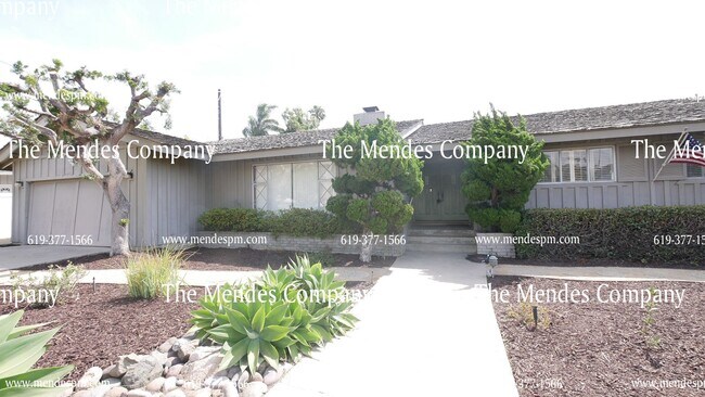 Foto del edificio - Beautiful Spacious 4 bd / 3 bth Point Loma...