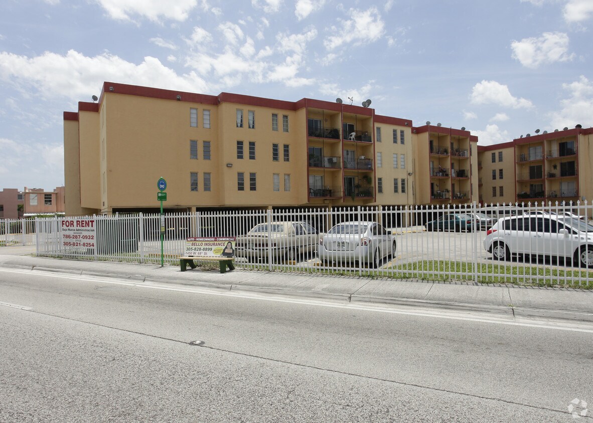 Foto del edificio - 6680 W 2nd Ct