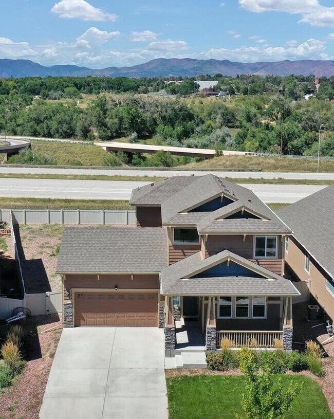 Building Photo - Stunning 4 Bedroom Home in Spring Creek wi...
