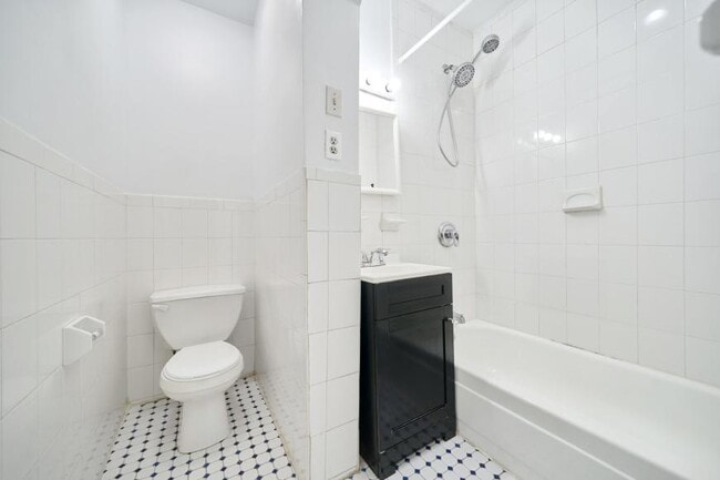 Building Photo - 1 bedroom in NEW YORK NY 10018