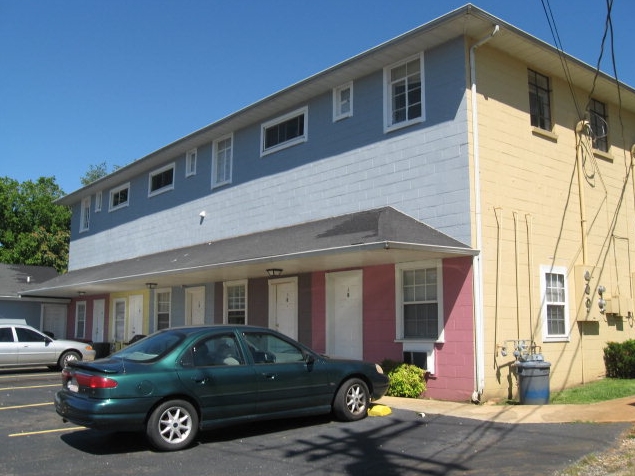 Primary Photo - 608 E Main St