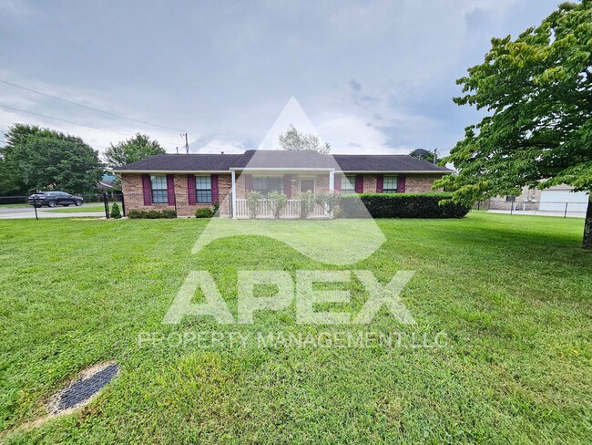 Stunning 3 Bd/2Ba Single Family Home with 2-Car Garage in the heart of Halls! - Stunning 3 Bd/2Ba Single Family Home with 2-Car Garage in the heart of Halls!