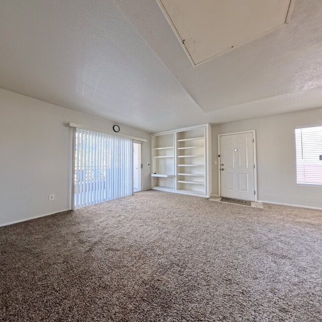 Building Photo - Beautiful 2-Bed, 2-Bath 2nd-Floor Condo, Conveniently Located Just Minutes from the 215 Freeway!