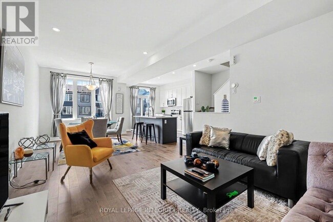 Building Photo - 906 Lixnaw Ct