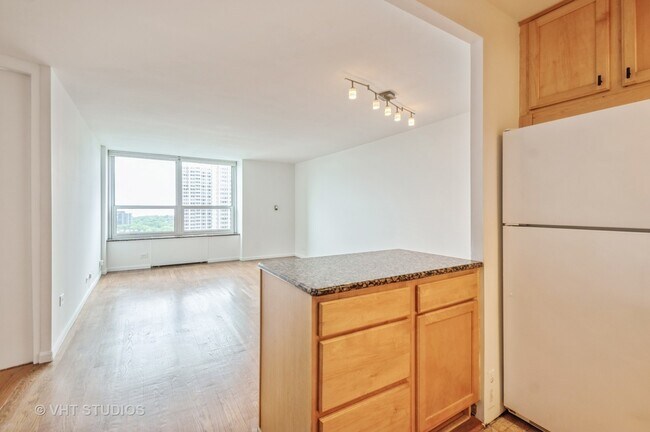 Building Photo - 720 W Gordon Terrace