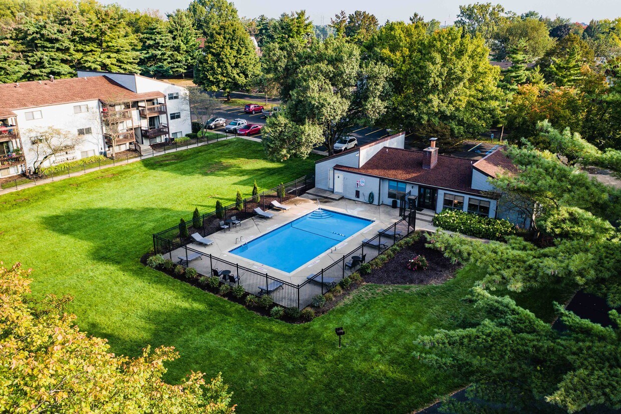 Briarwood Apartments 7640 Whispering Brk Portage, MI Apartments for