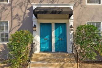 Building Photo - 804 W 31st St