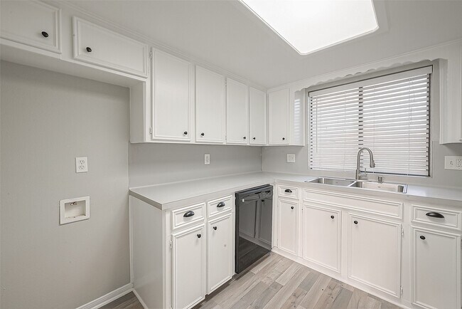 Foto del edificio - 1614 Talbrook Dr