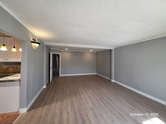 Foto del edificio - 6355 W Twain Ave