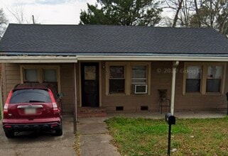 Building Photo - 603 E Leonard Ave