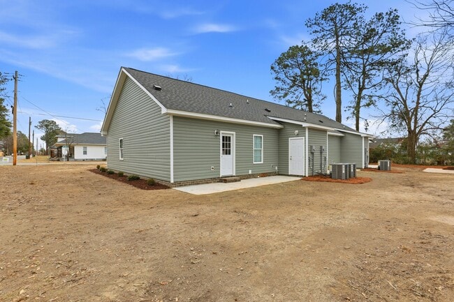 Building Photo - 111 N Mill St