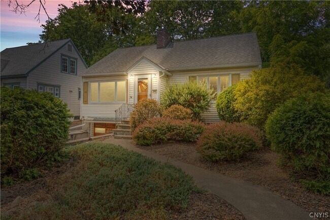 Building Photo - 444 Buckingham Ave