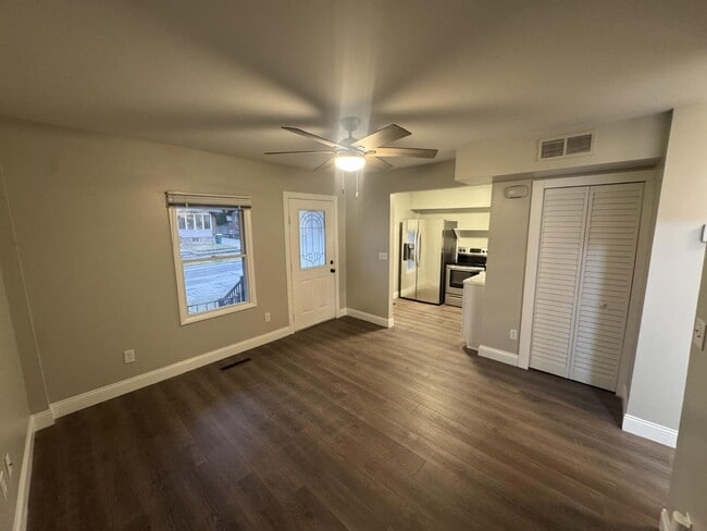 Photo - 100 S Lewis St Apartment