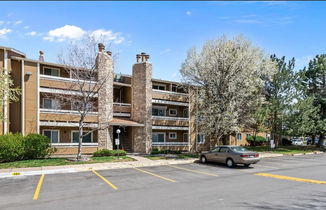Building Photo - 1074 S Dearborn St