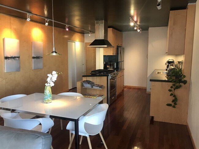 Building Photo - 108 Winding Way