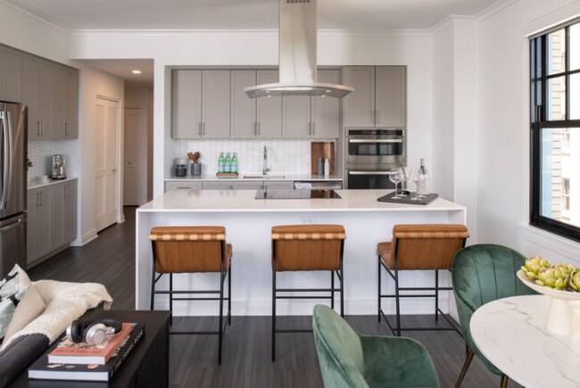 Foto del edificio - 2400 N Lincoln Park W