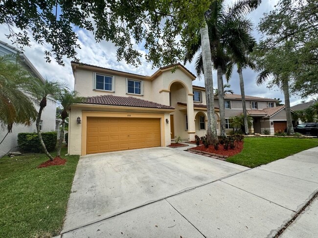 Building Photo - 898 Tulip Cir