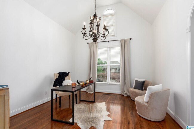 Building Photo - 833 Bear Trce