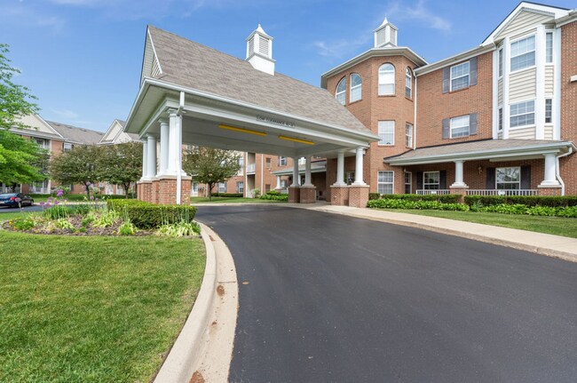 Building Photo - 600 W Walton Blvd