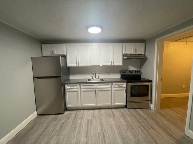 Pinellas Pines - Apartments in Pinellas Park, FL | Apartments.com