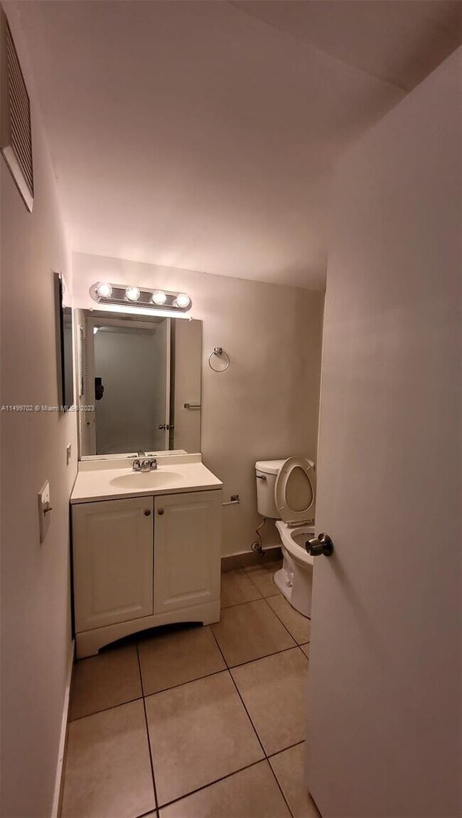 Foto del edificio - 8160 Geneva Ct
