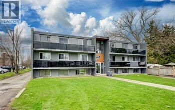 Building Photo - 82 Elgin St S